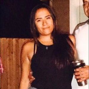 Meet your Posher, Yaneth